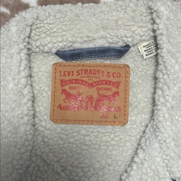 Levi's Classic Blue Denim Jacket with Sherpa Collar - Picture 3 of 5